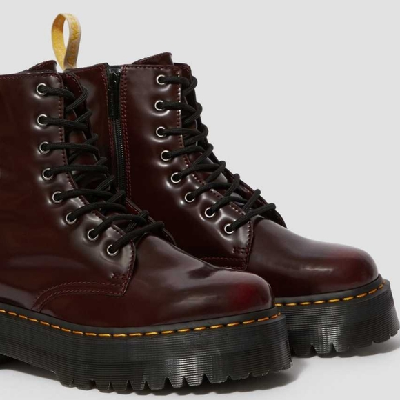 dr martens v jadon ii